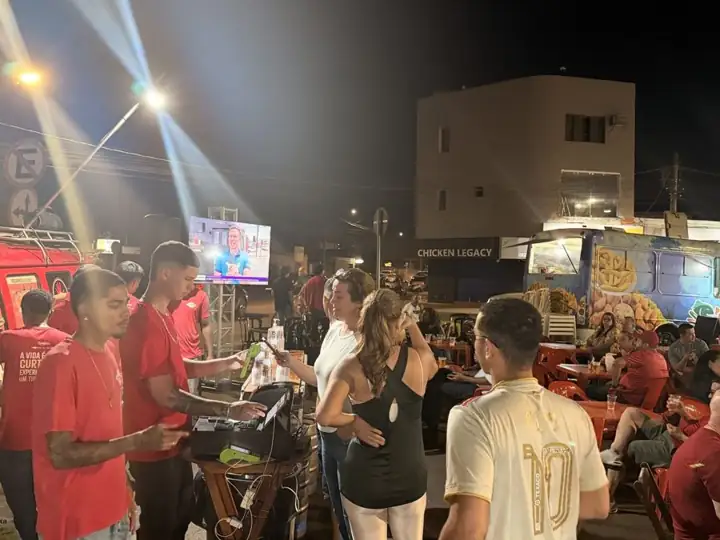 Noite de feira com a KomBeira